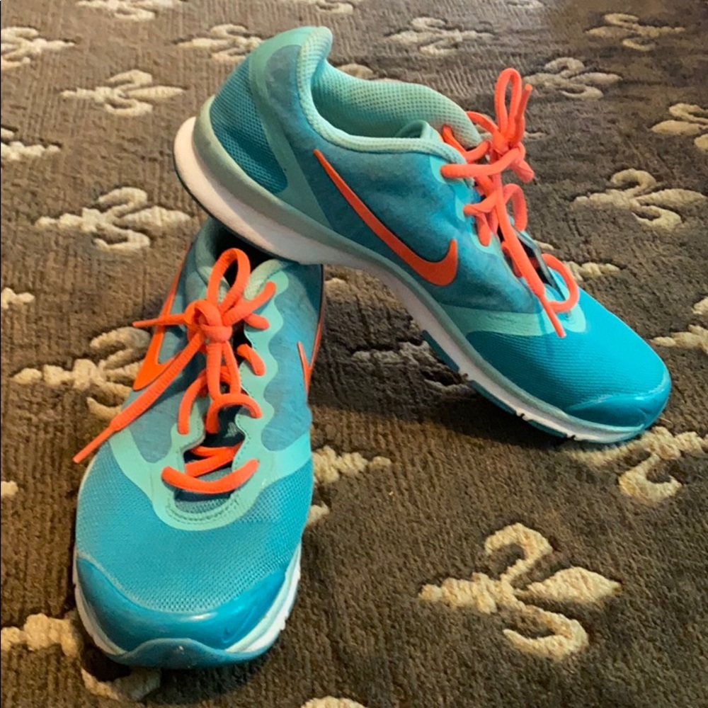 Summer color Nike’s